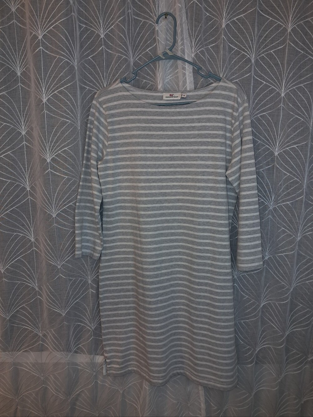 Vineyard Vines Brand Women's size medium Grey and white striped dress